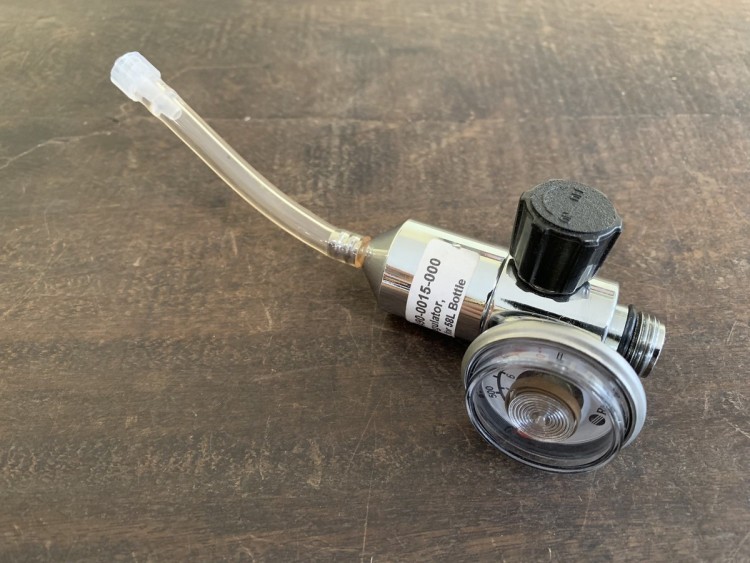 RAE - 490-0009-000 / 4820016282047 - MULTIGAS REGULATOR FEMALE