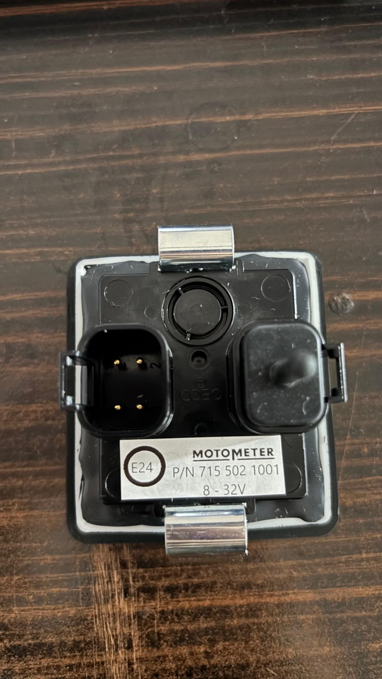 MOTOMETER - P/N 715 502 1001  8-32V
