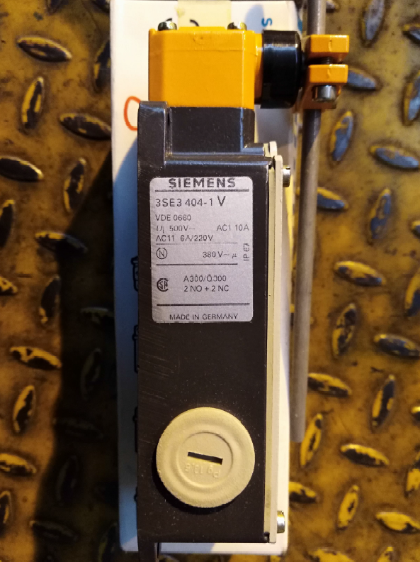 Siemens - LIMIT SWITCH 3SE3 404-1V